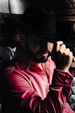 model: Joni Sandez
